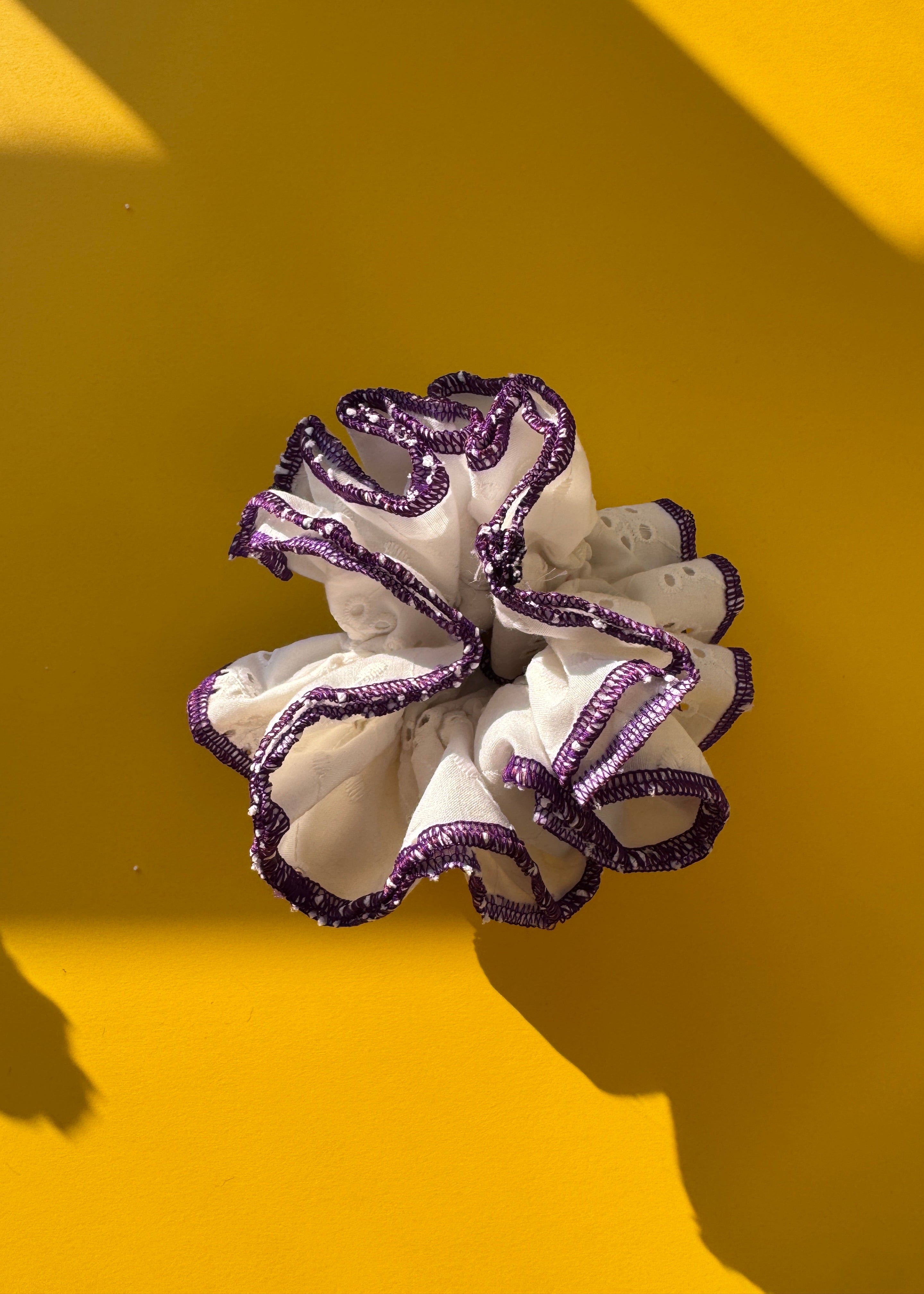 Chickankari scrunchies with coloured flat border - XL size